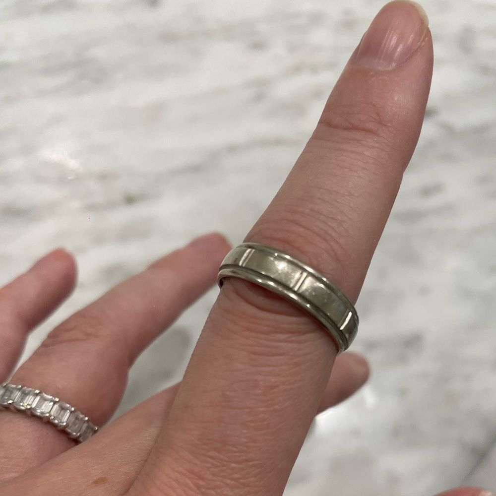 10k White Gold Men’s Band Ring